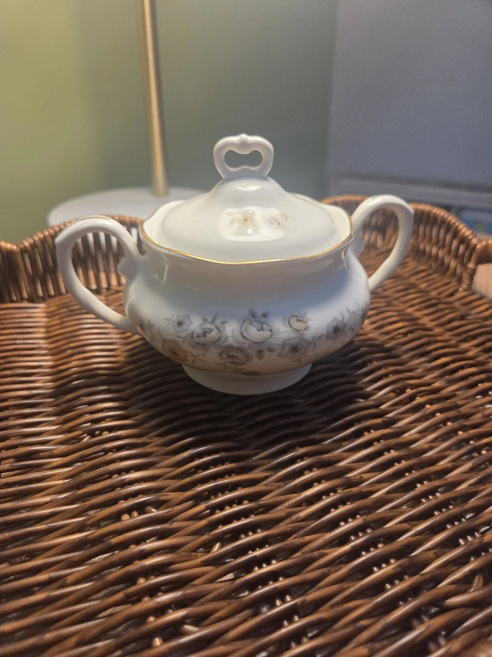 Elegant White Porcelain Farolina Sugar Bowl with Gold Trim